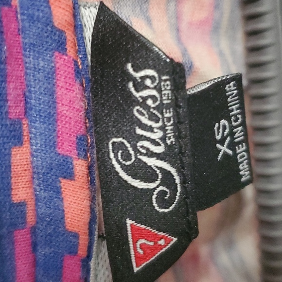 GUESS crop top tee - Picture 3 of 5